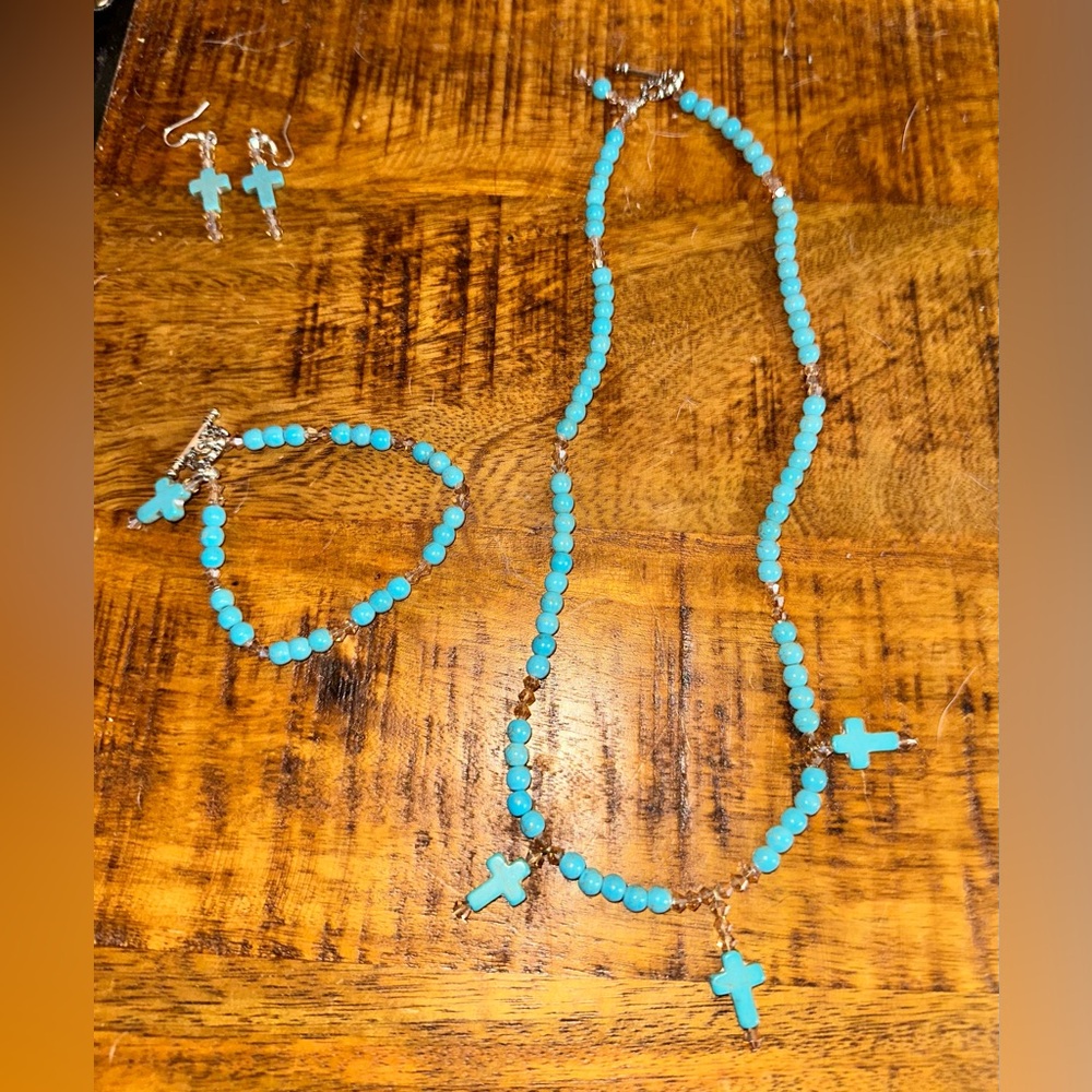 Handmade Turquoise / Cross Necklace Set
